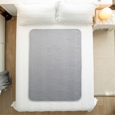UYVEIS Summer Lightweight Bed Pads Washable Waterproof, Ice Silk Incontinence Bed Pads Breathable Leak-Proof Pee Pads for Adults, Elderly(Grey,100x140cm)