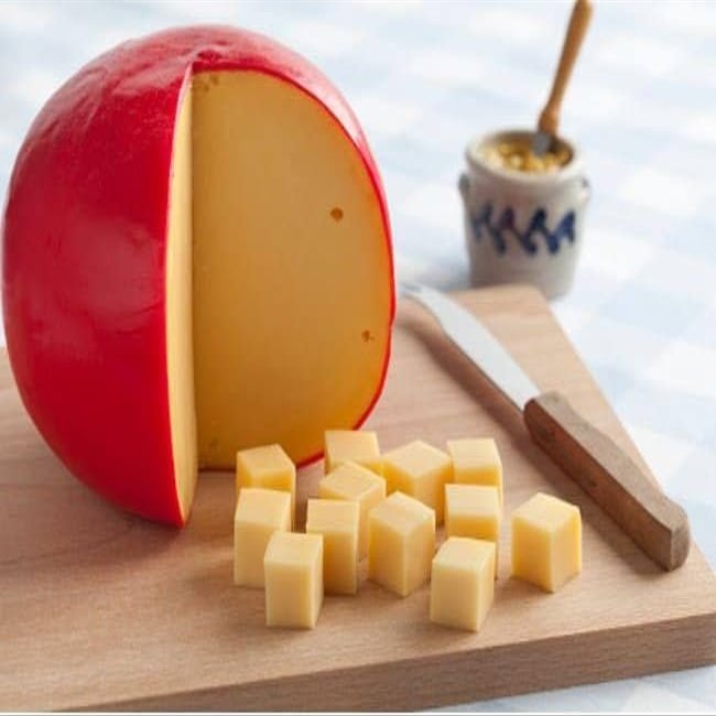 Dutch Edam Cheese Wheel, Traditional Red Wax, 1kg (2,2L)