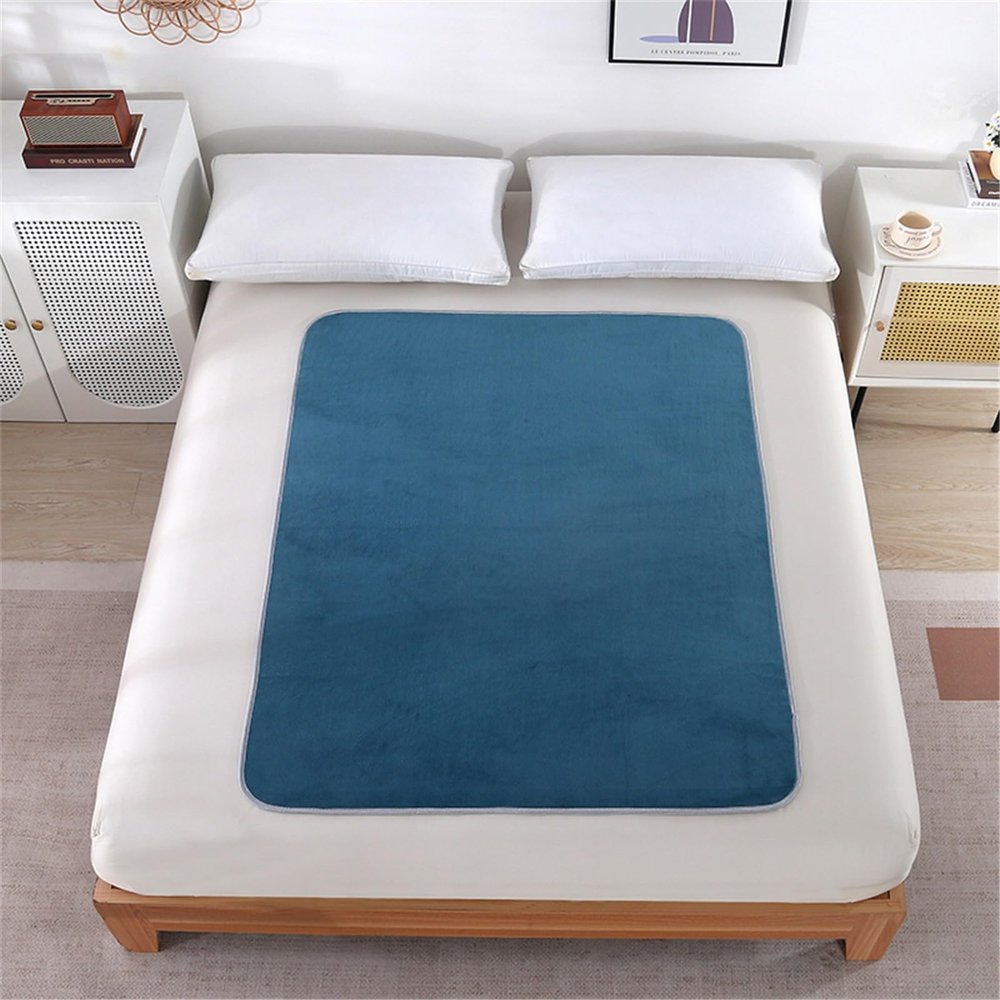 AHUANH Ice Silk Large Size Bed Pads Washable Waterproof for Sofa, Motorhome Leak-Proof Incontinence Bed Pads Breathable Pee Pads for Adults, Pets(Blue,150 * 200cm)
