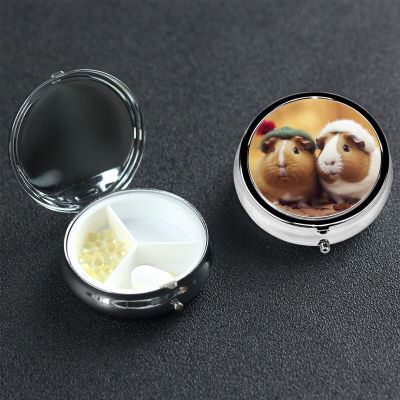 Cute Guinea Pigs Pill Box 3 Compartment Round Metal Pill Case for Purse & Pocket, Portable Medicine Organizer Travel Pillbox Daily Pill Container Holder to Hold Vitamins, Fish Oil
