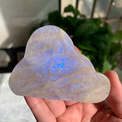 106g Moonstone Cloud Slice | Rainbow Moonstone Slab with Blue Flash | Polished Crystal Palm Stone for Intuition & Calm | Healing Desk Decor & Spiritual Gift