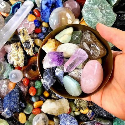 1Lb200PCs + Mystery Crystals and Healing Stones, Natural Healing Crystals Surprise Gift Set for Meditation, Reiki, Home Decor