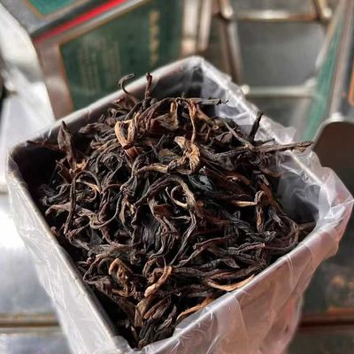 2001 Yiwu Spring Bud Raw Pu-erh Tea 150g2, Master Zhang Yi Supervised