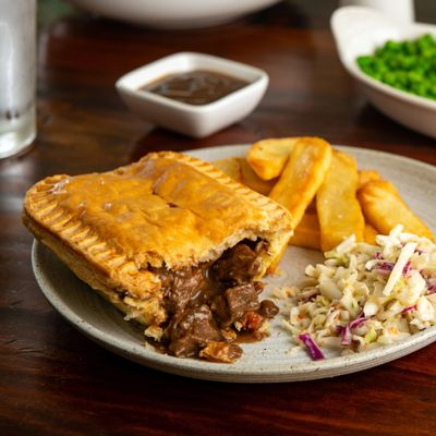 Pouch Pies Savory Meat Pies Family Meal 12 Pack, Meal Pie Flaky Puff Pastry, Frozen Ready-to-Bake (Pepper Steak Pie 7oz)