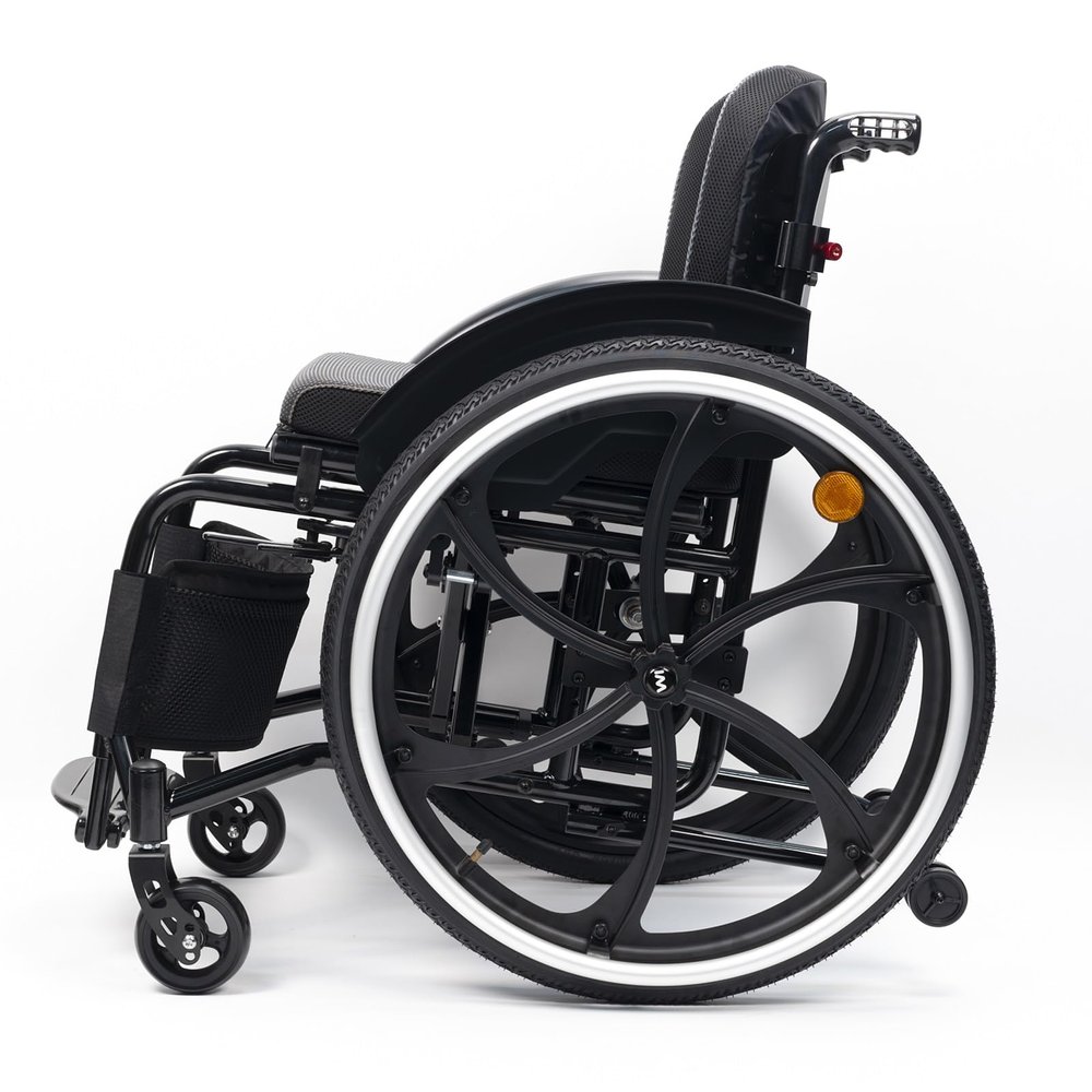 Lightweight All-Terrain Sports Wheelchair,Portable Folding Wheelchair for Adults,220Lbs Load Capacity(Black B,42cm/16.5in)