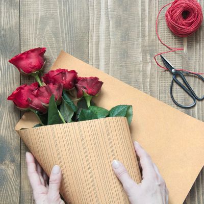 ERINGOGO Vintage Birthday Wrapping Paper Set 8Pcs Large Book-Style Kraft Sheets for DIY Wrap, Retro Design for MenS Presents and Party Packaging