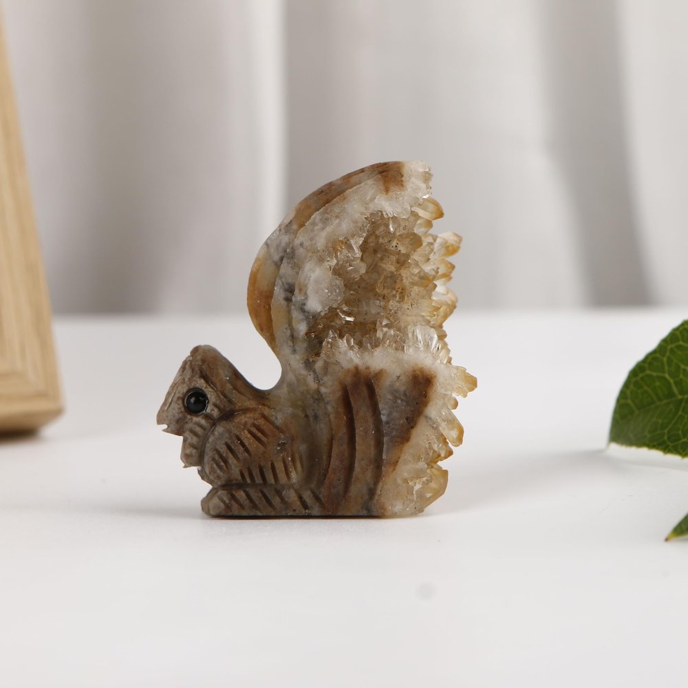 BEINUANCRYSTAL Hand Carved Natural Quartz Cluster Squirrel Druzy Engraved Crystal Crafts for Home Decor Healing Gift 1pc (4.5cm-6cm)