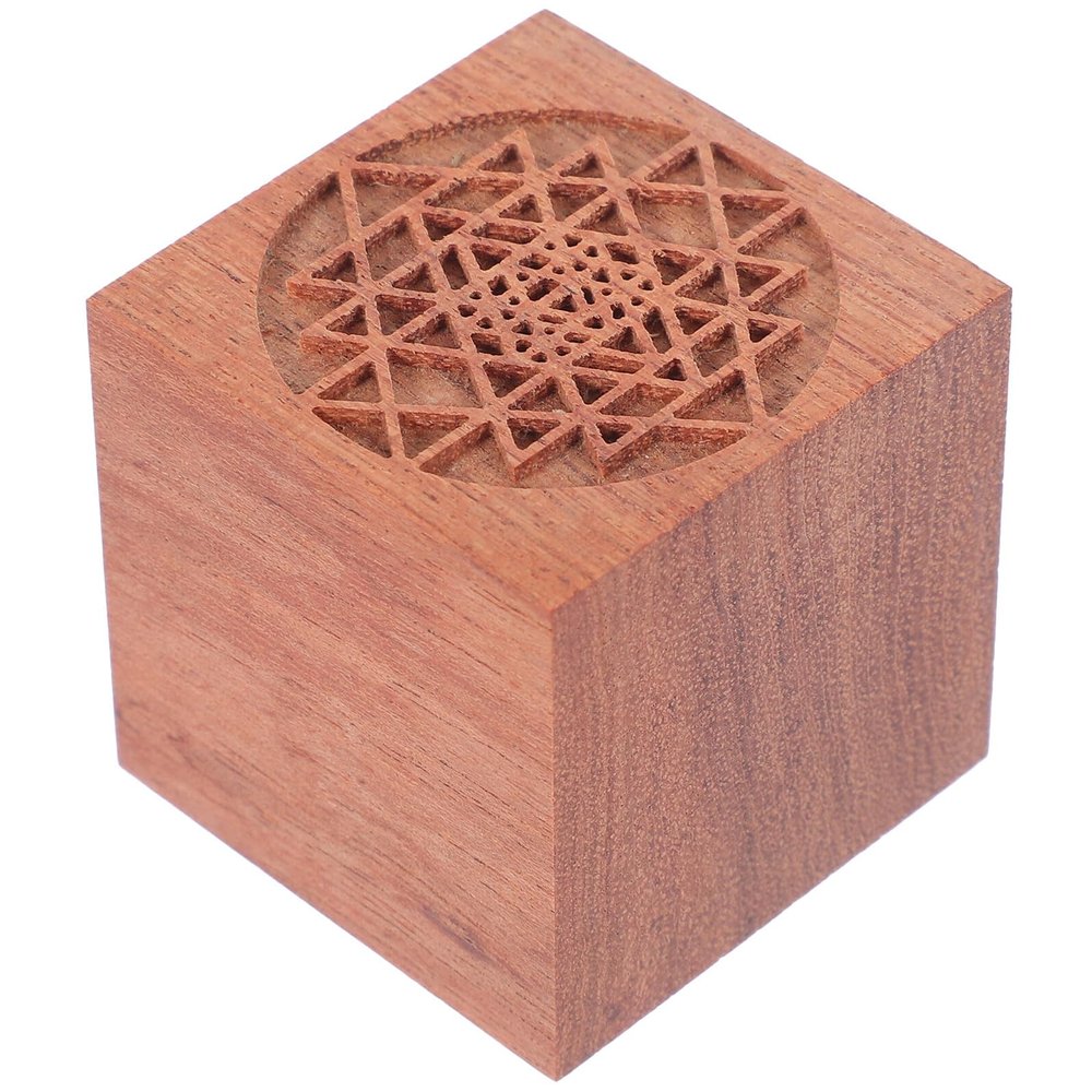 Cabilock Wood Cube Essential Oil Diffuser Aromatherapy Passive Scent Diffuser for Home Office Car Interior with Rosewood Material