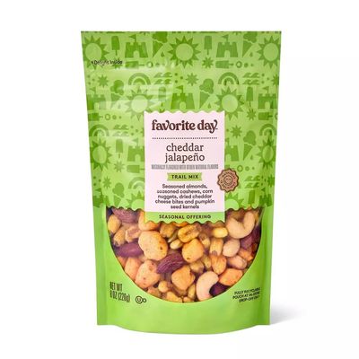 Favorite Day Cheddar Jalapeno Flavored Trail Mix, 8oz