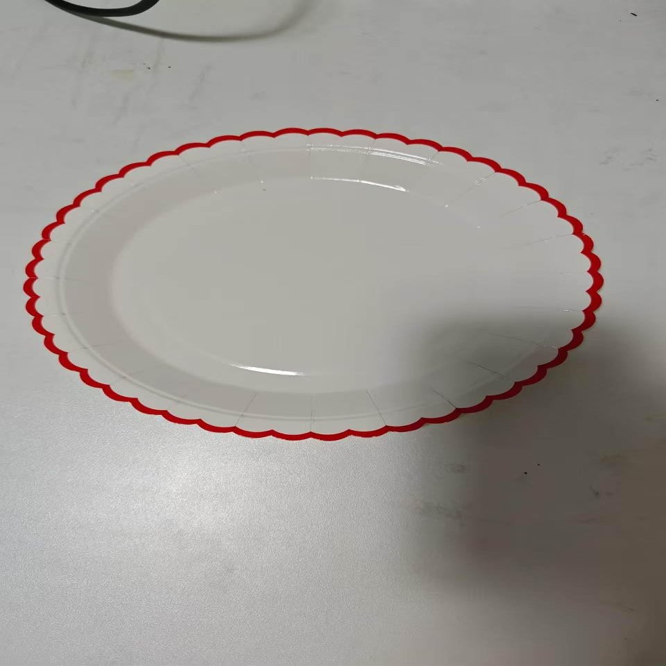 ZUQMZUQ 30 Pcs Red and White Paper Plates, 9 Inch White Party Plates, Red Scalloped Dinner Paper Plates Wedding Plates Party Supplies for Baby Shower, Wedding, Birthday, Bridal Shower