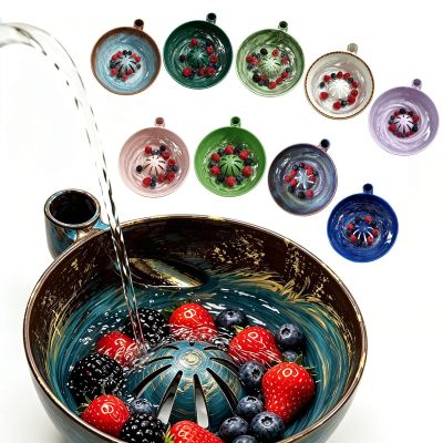 Berry Washing Bowl Not easily broken, Lighter Fruit Washer Colander for Strawberries Grapes Tomatoes, Multipurpose Self Spinning Kitchen Rinse washer with Holes, Easy To Use(Blue-brown)
