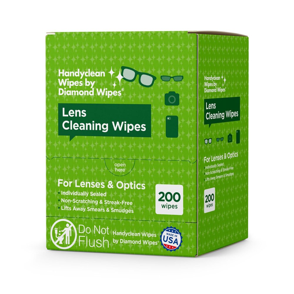 HandyClean Pre-Moistened Lens Cleaning Wipes, Eyeglass Wipes, Screen Wipes, 200 ct of 6 x 5 inches Individually Packed Lens Cleaner Wipes