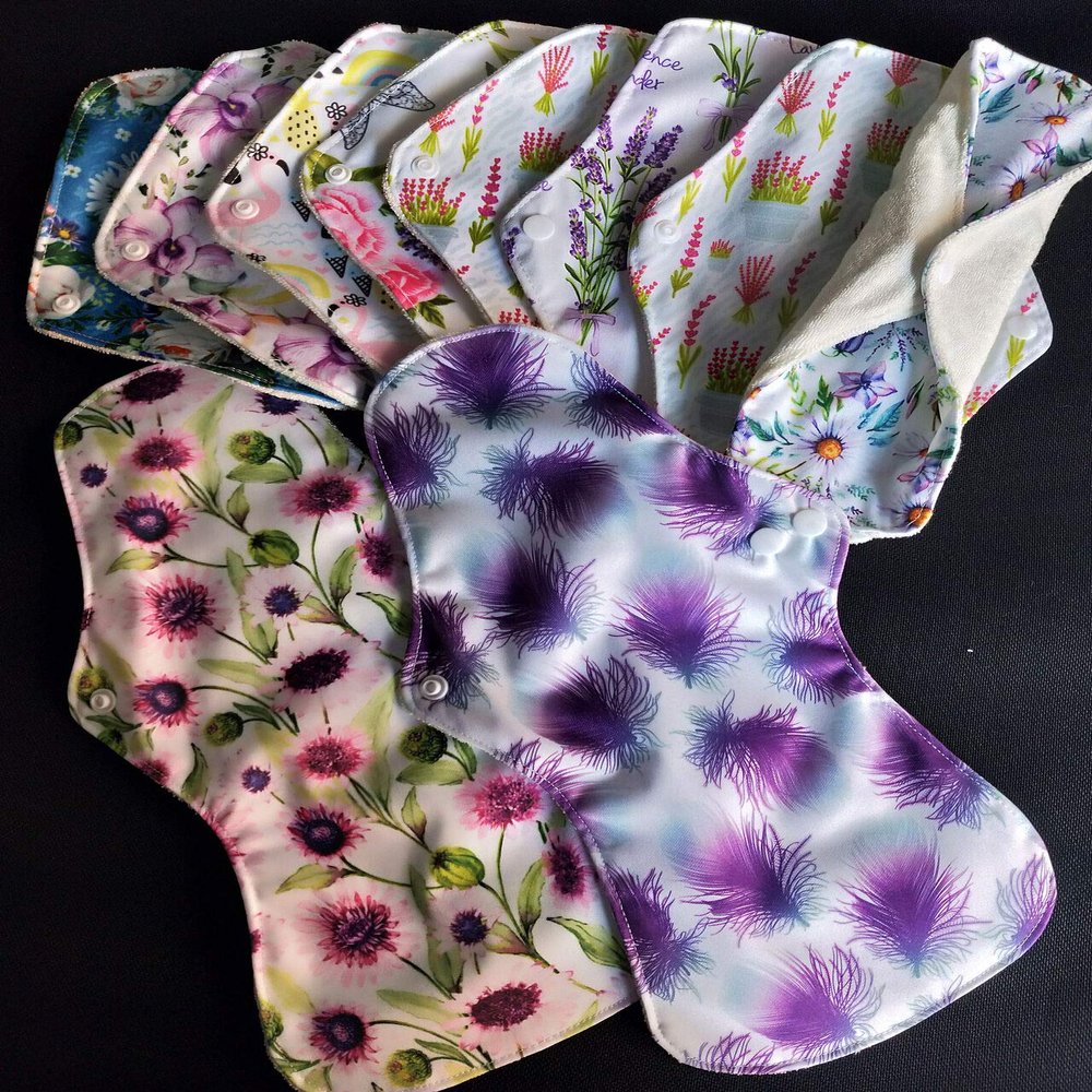 10pcs Reusable Organic Bamboo Cloth Menstrual Sanitary Pads,Including 5pcs Panty Liners ( S: 17.5*20CM ) + 3pcs Regular Flow Sanitary Pads (M: 17.5*25CM) +2pcs Heavy Flow Menstrual Pads( L:17.5*32CM)